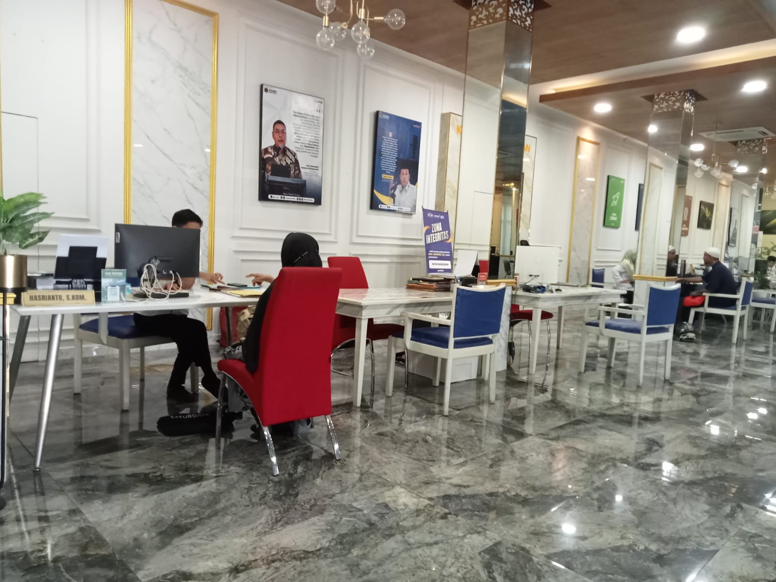 Suasana layanan di ATR/BPN Makassar, Rabu, 10/6. (Istimewa/ Dok Net/ Dok Interupsi)