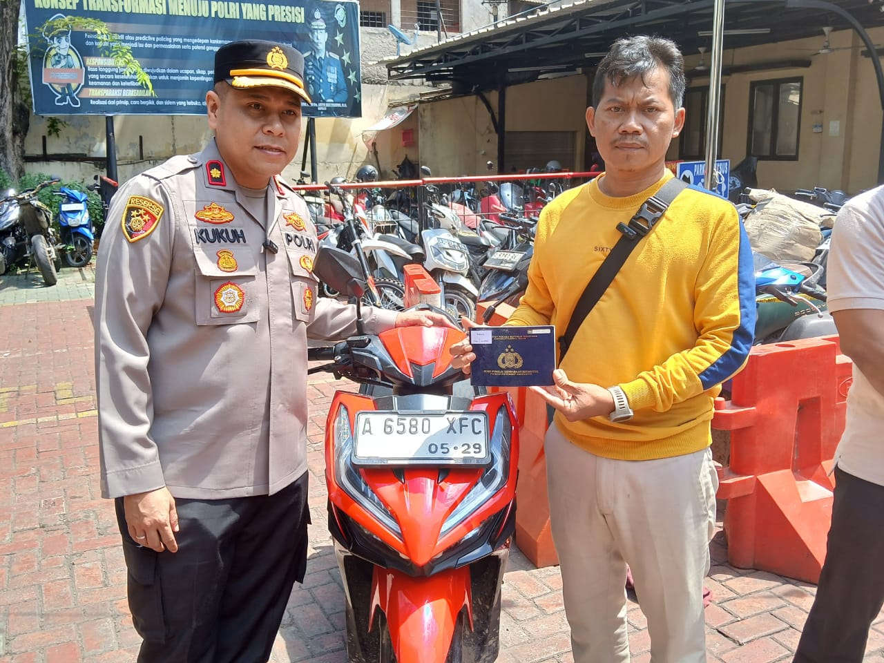 Bapak Satoni (46)