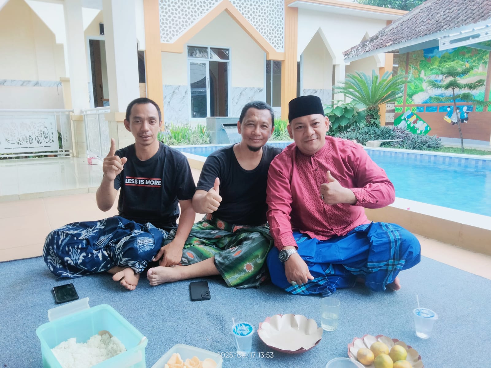 Dai muda Abdul Malik Hamzah mengunjungi Pondok Pesantren Almubarok Tahfidz Al Qur'an
