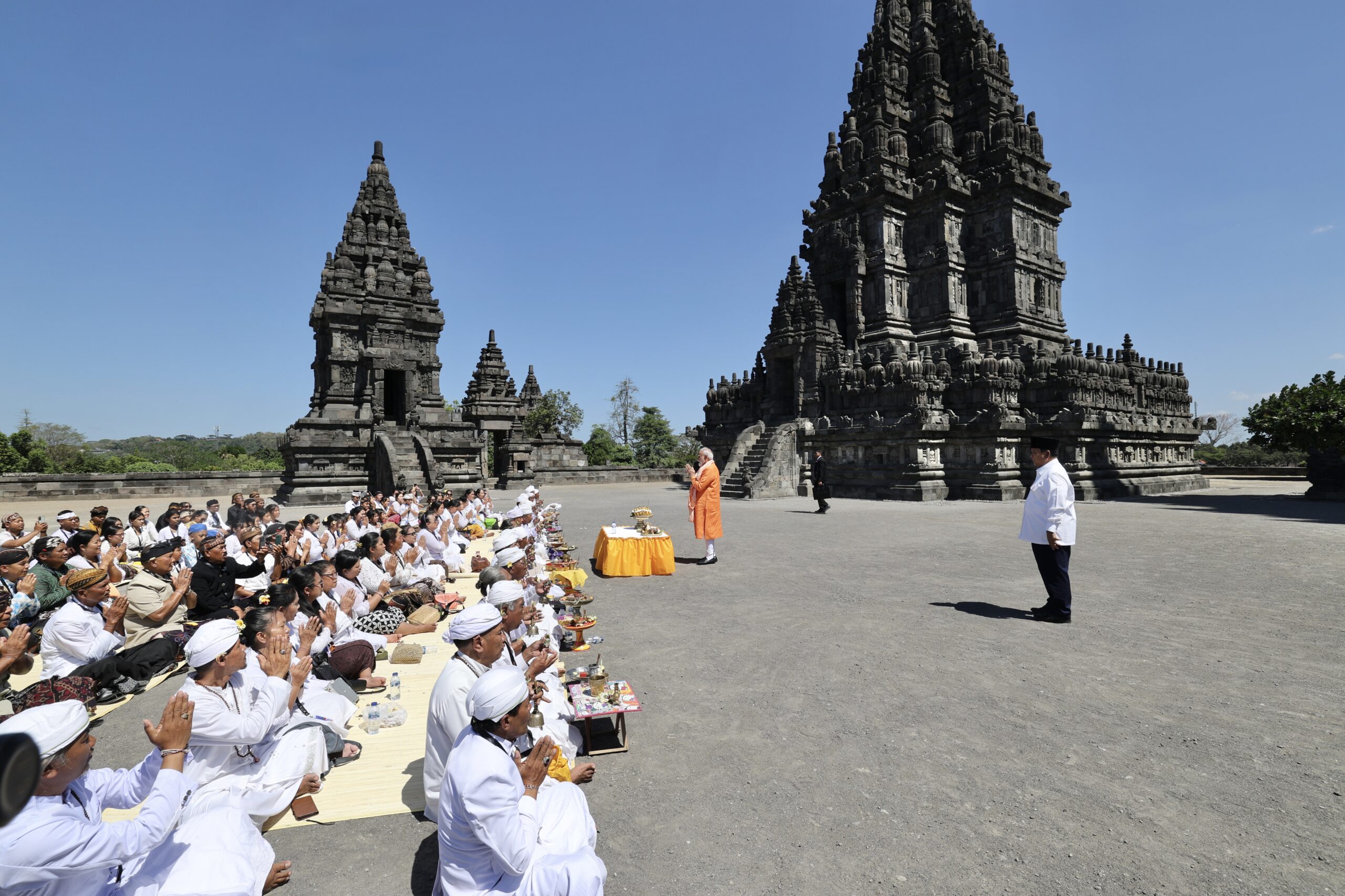 Presiden Prabowo Bersama PM India Narendra Modi disambut dengan hangat saat mengunjungi Kompleks Candi Prambanan