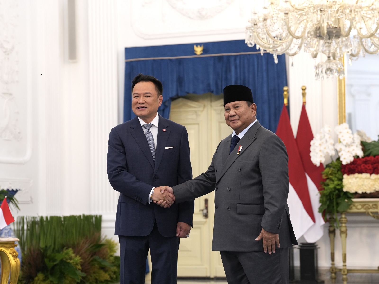 Presiden Prabowo dalam pernyataan pers bersama Perdana Menteri Thailand Anutin Charnvirakul