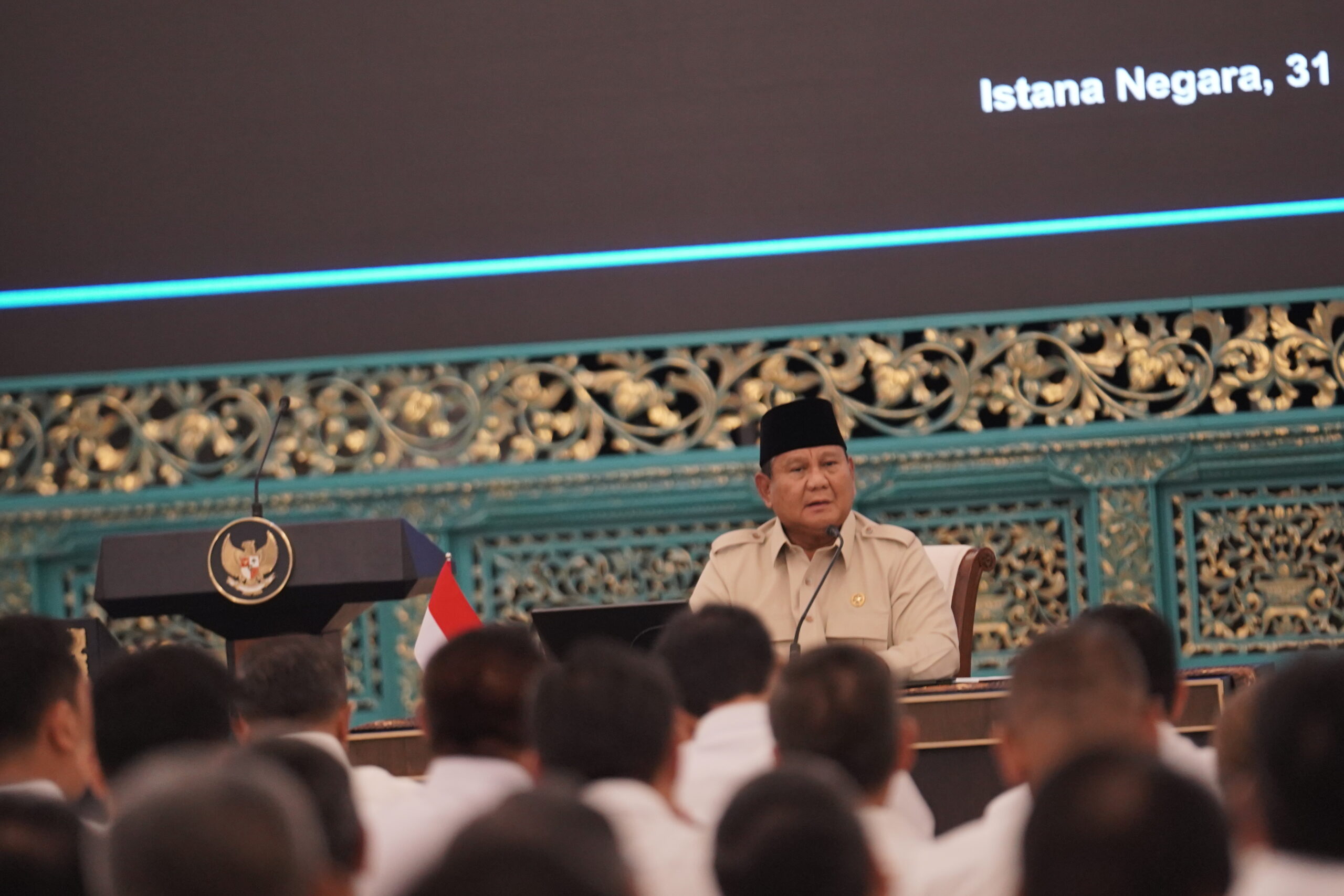 Presiden Prabowo Subianto dalam pertemuan bersama pengusaha dari Kamar Dagang dan Industri Indonesia (Kadin) di Istana Negara