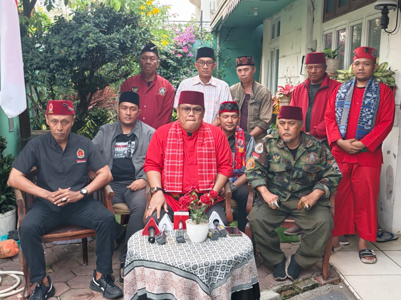 Ketum Bamus Betawi, Muhammad Rifki atau Bang Eki Pitung, dalam konferensi pers di Jakarta, Kamis (20/8/2026).